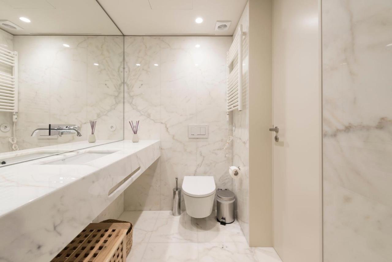 Lovelystay - Primrose 2Br Flat With Free Parking, Ac And Balcony Порту Экстерьер фото